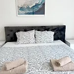 Seaview Апартаменты *